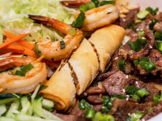 Xinhxinh Vietnamese Bistro