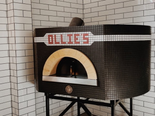 Ollie's Pizza