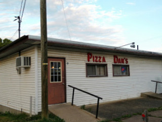 Fox's Pizza Den