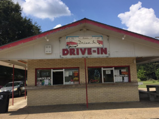 Lisa's Drive In