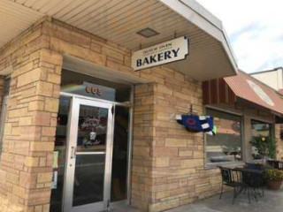 Van Hemert's Dutch Oven Bakery Boone, Ia