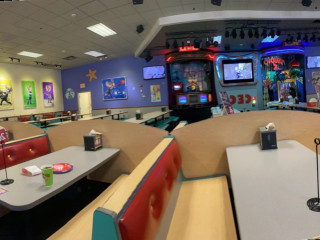 Chuck E. Cheese