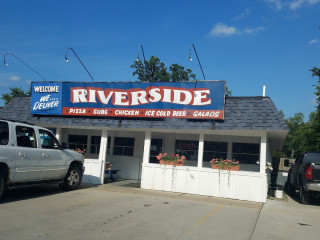 Riverside Pizza