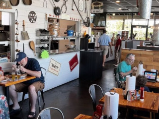 Willie Jewell's Old School -b-q