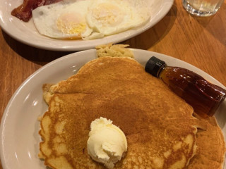 Cracker Barrel Old Country Store