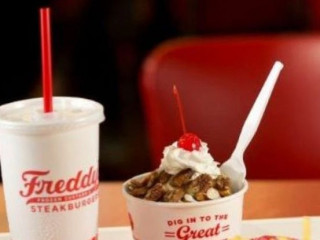 Freddy's Frozen Custard Steakburgers