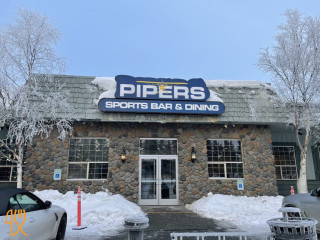 Pipers Sports Lounge Dining