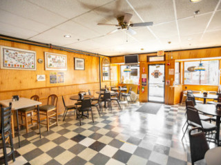 Franco's Pizzeria And Pub