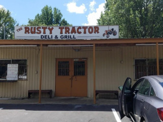 The Rusty Tractor Deli And Grill