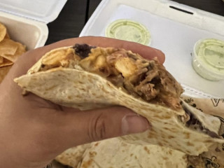 Dillas Quesadillas