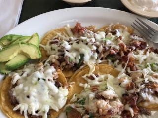 Las Carnitas Food Truck