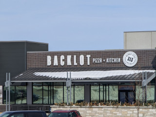 Backlot Pizza Kitchen