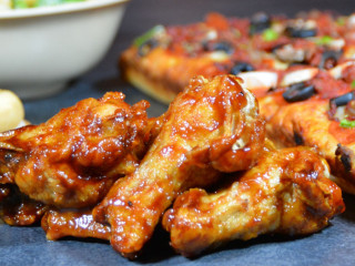 Boss. Pizza Wings