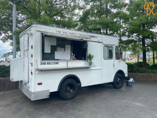 3 Hermanos: Food Truck Taqueria Y Pupuseria