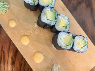 Poy Thai Sushi