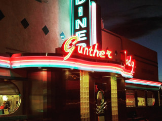 Gunther Toody's