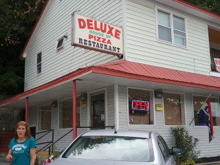 Deluxe House Of Pizza