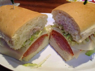 Dagwoods Deli & Sports Bar
