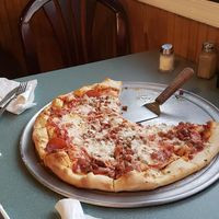 Pino's Pizza