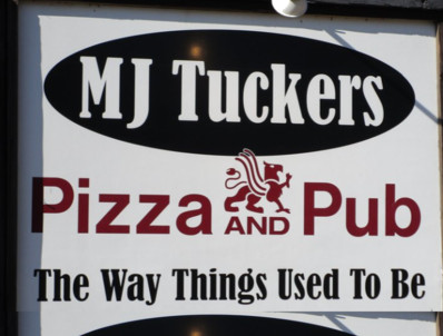 Mj Tuckers Pizza Pub