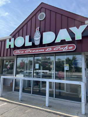 Holiday Ice Cream Cafe