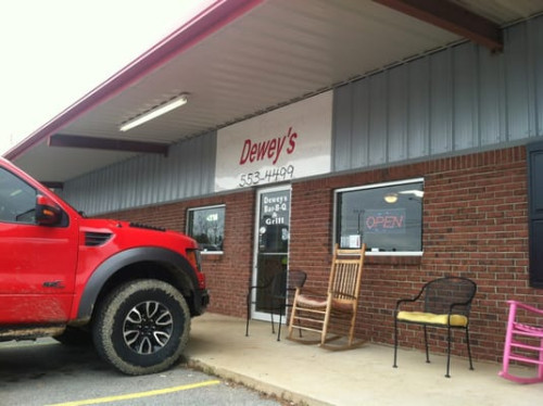 Dewey's -b-q