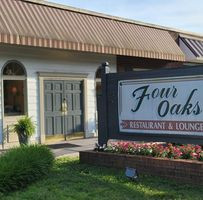 Four Oaks And Lounge